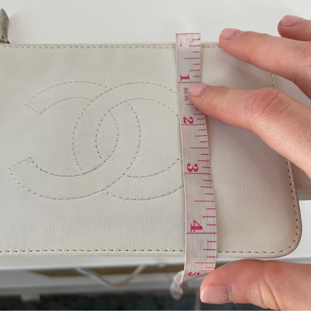 Chanel White lambskin Leather cc logo Clutch pouch silver hardware - Picture 5 of 14